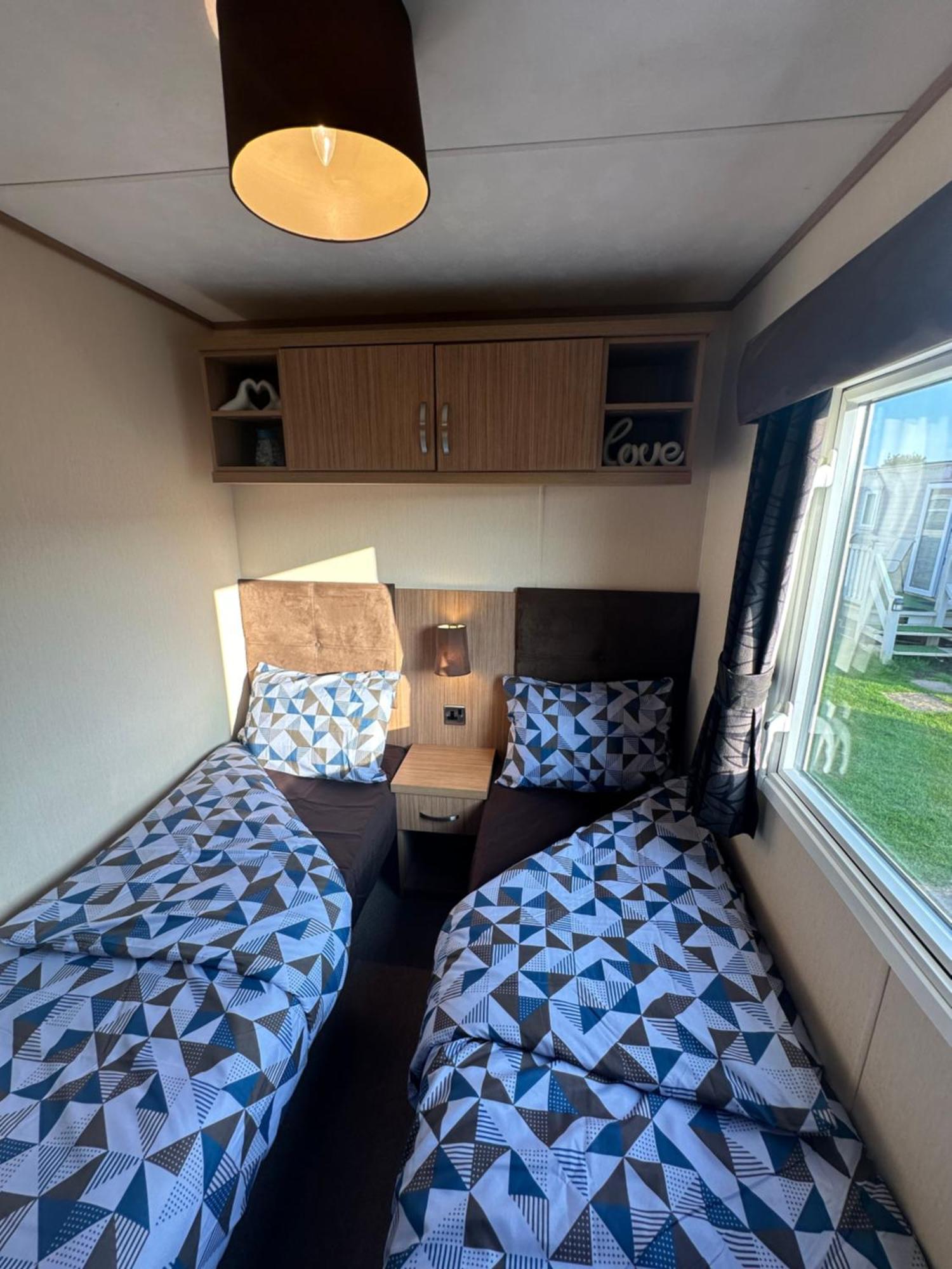 8 Berth Waterside Ingoldmells Santanavan 8 C22 Exteriör bild