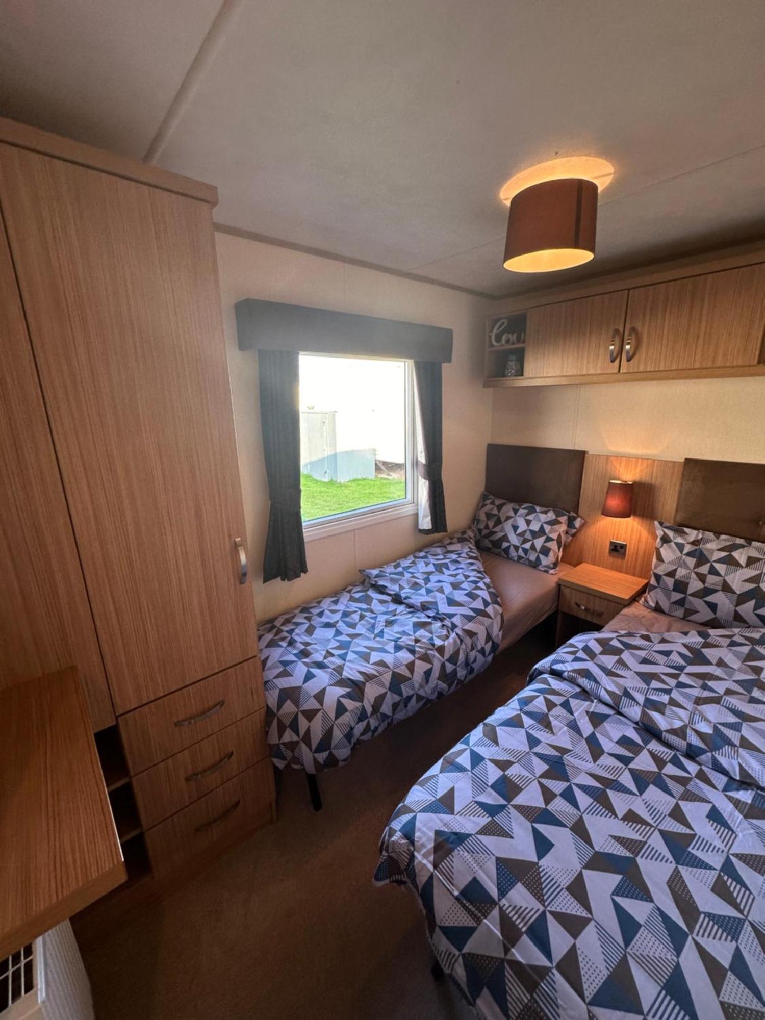 8 Berth Waterside Ingoldmells Santanavan 8 C22 Exteriör bild